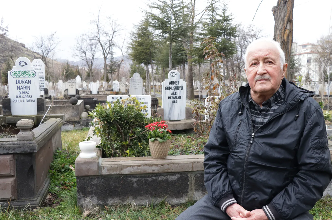 Ömür bitti, sevda bitmedi! 64 yıllık eşine her hafta 