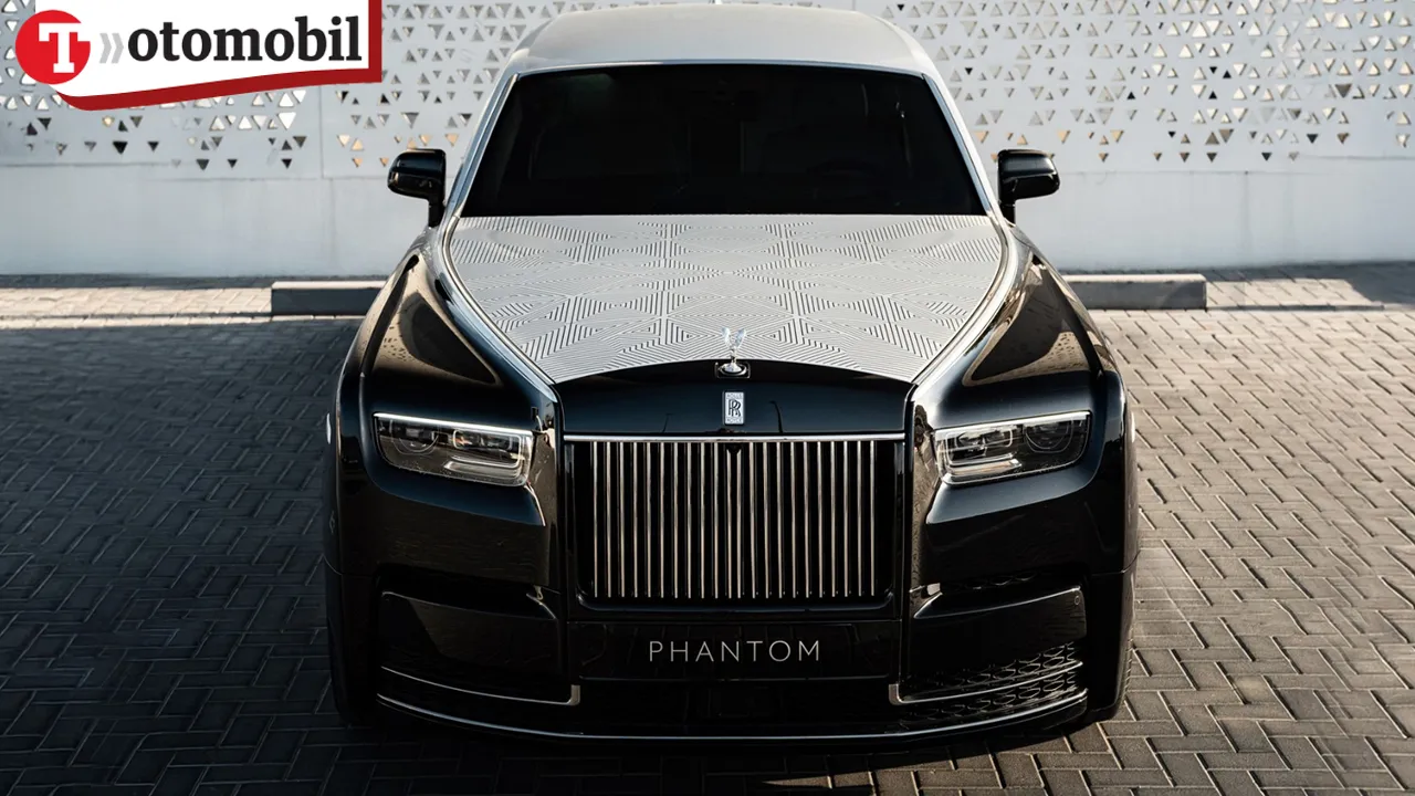 Rolls-Royce’tan bir ilk: Phantom Arabesque tanıtıldı