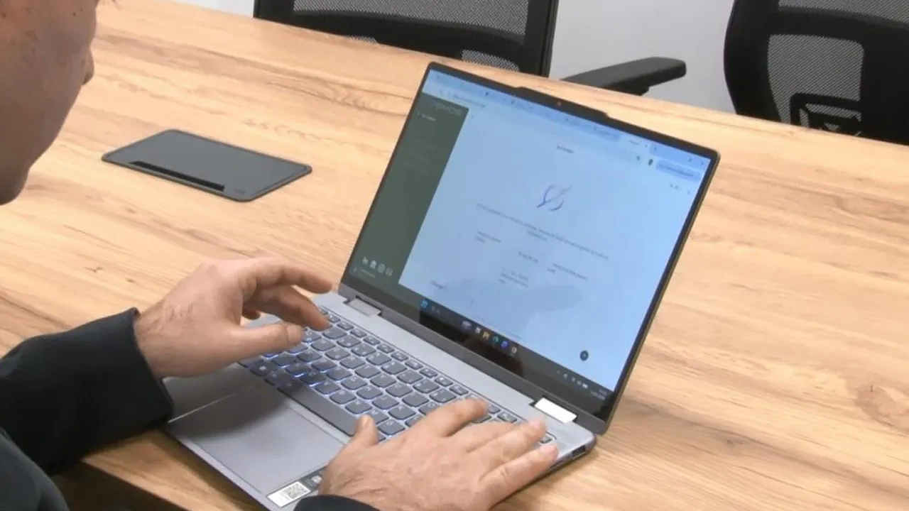 Yerli yapay zeka Cosmos T1, kendisinden üç kat büyük modellerle yarışıyor