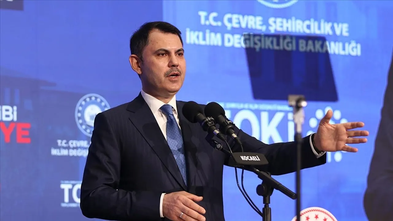 Bakan Kurum'dan CHP lideri Özel'e sert cevap: Boş sözlerden bıktık, usandık