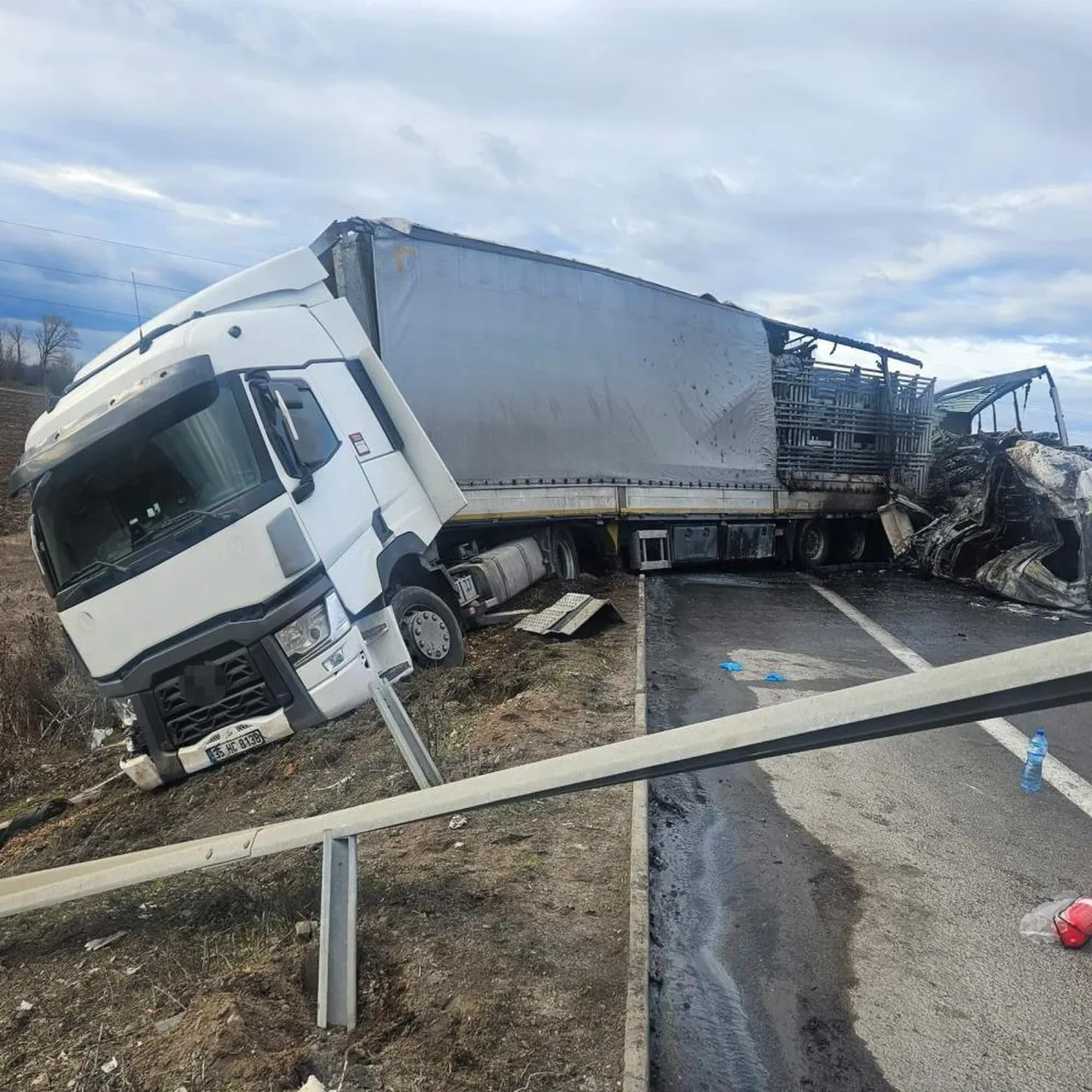 Bulgaristan'da feci kaza! Tırlar çarpıştı: 2 Türk şoför öldü