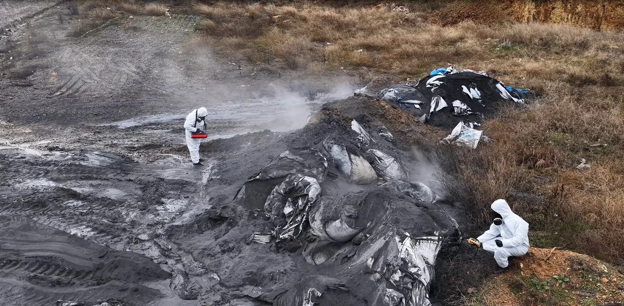 Hafriyat atıkları, kimyasal reaksiyona girdi! ABB ve Mansur Yavaş'a tepki var