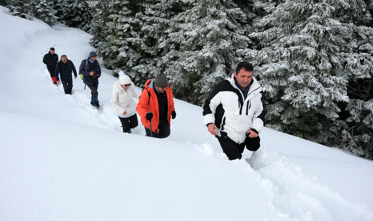 Kar kalınlığı 1,5 metreyi buldu, ilk kez katılanlar bile hayran kaldı: Dağ virüsünü kaptım