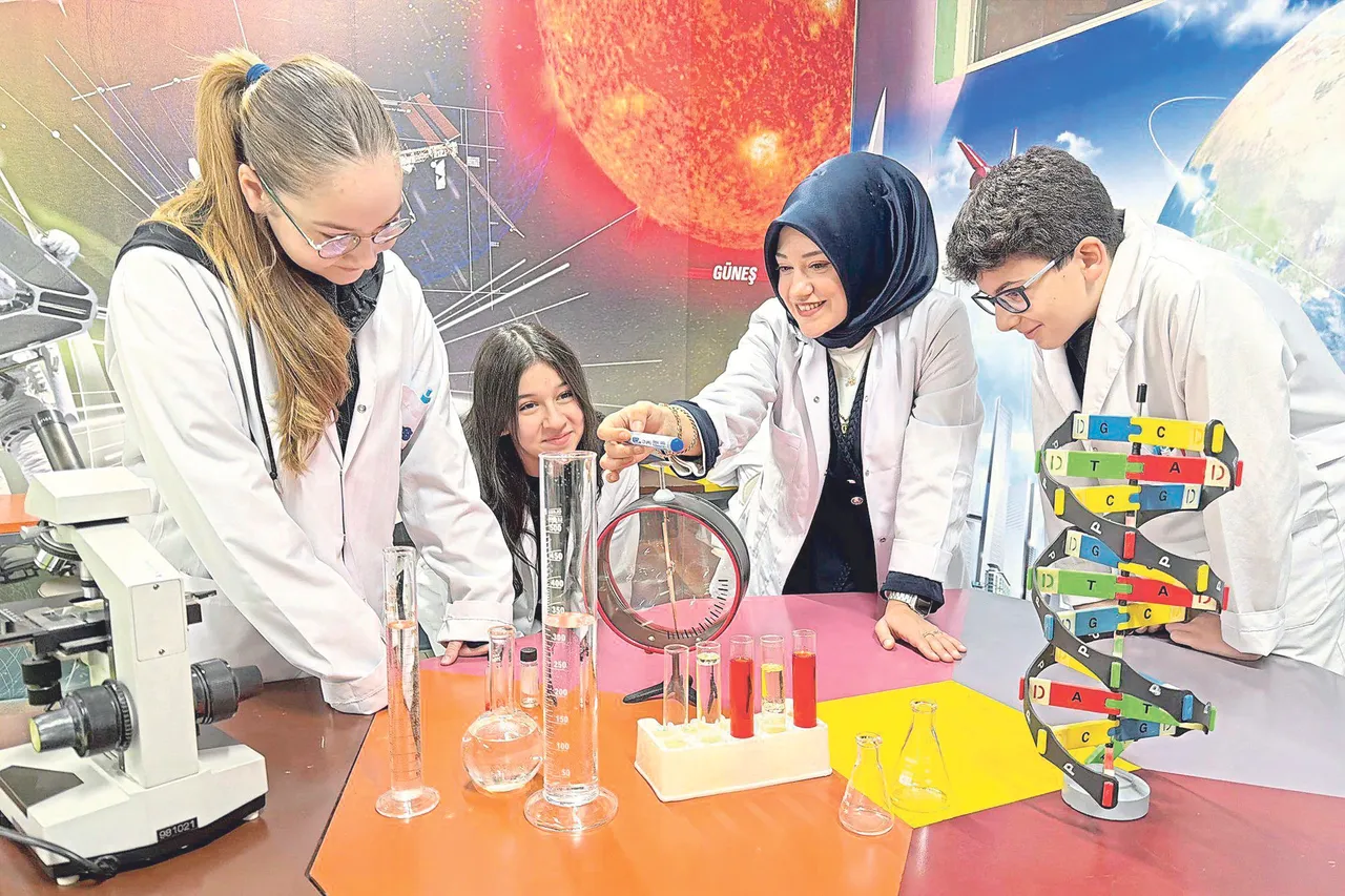 İhlas Koleji Genel Müdürü Hakkı Okur ile eğitimin geleceğini konuştuk: Yapay zekâ tehdit değil fırsat