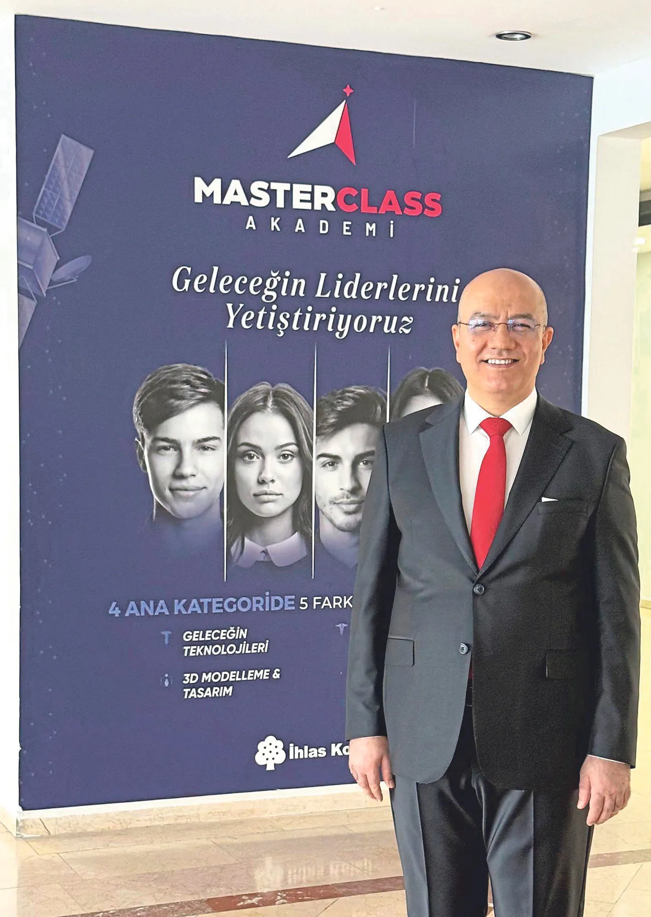 İhlas Koleji Genel Müdürü Hakkı Okur ile eğitimin geleceğini konuştuk: Yapay zekâ tehdit değil fırsat