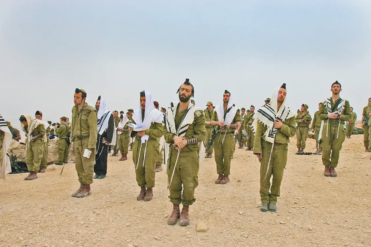 İsrailli askerler canlı yayında itiraf etti! "Sadece öldürmüyoruz, tecavüz de ediyoruz"