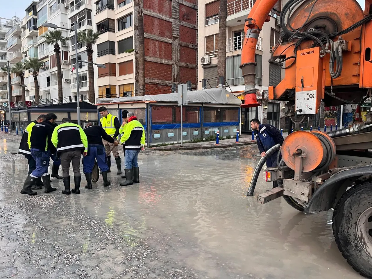 İzmir'de yarım asırda bir görülen afet! "Bu tablo sıradan değil"... Salı gününe dikkat