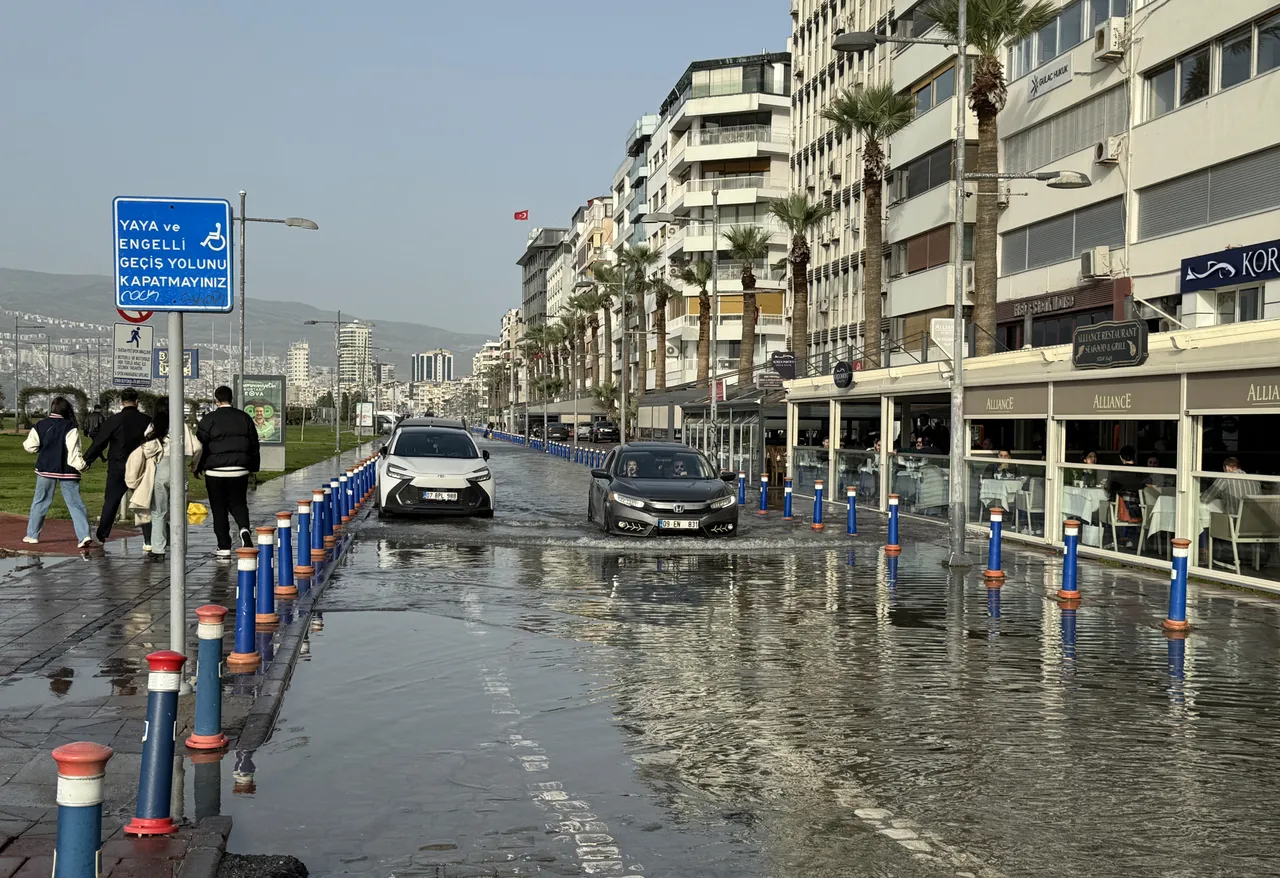 İzmir'de yarım asırda bir görülen afet! "Bu tablo sıradan değil"... Salı gününe dikkat
