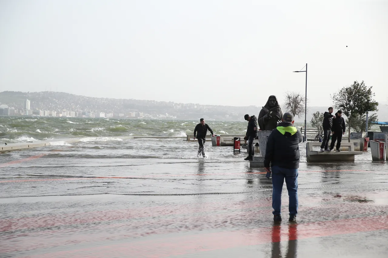 İzmir'de yarım asırda bir görülen afet! "Bu tablo sıradan değil"... Salı gününe dikkat