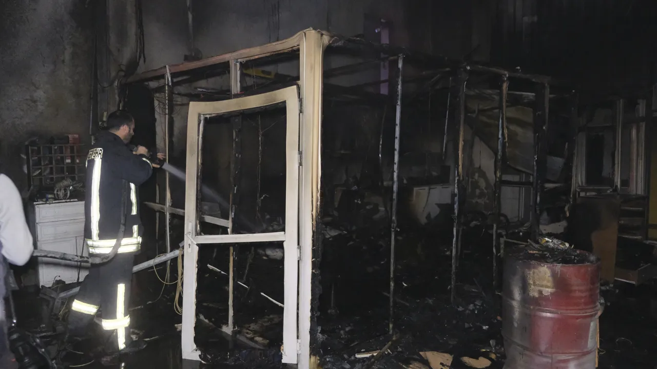 Karaman Organize Sanayi Bölgesi’nde fabrika yangını! Ekipler alarma geçti