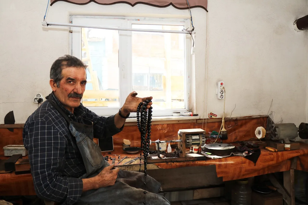 Özel siparişle çalışıyor! Günde 7 tane üretiyor, tanesini 6 bin liraya satıyor