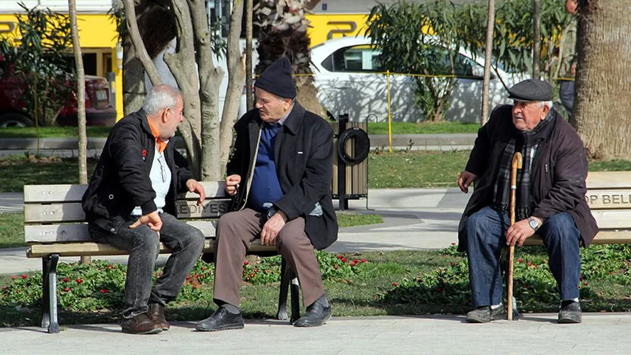 Türkiye'de yaşlı nüfusu oranının yükselmesi öngörülüyor! Tarih bile verildi