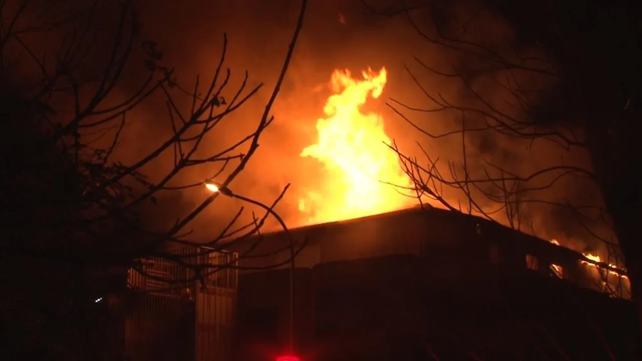 Üsküdar'da yangın paniği! Kundaklama iddiası var...