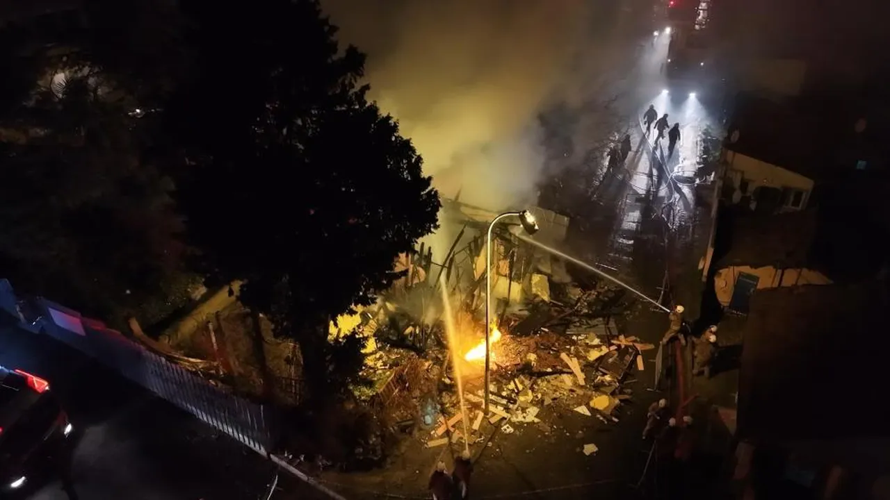 Üsküdar'da yangın paniği! Kundaklama iddiası var...