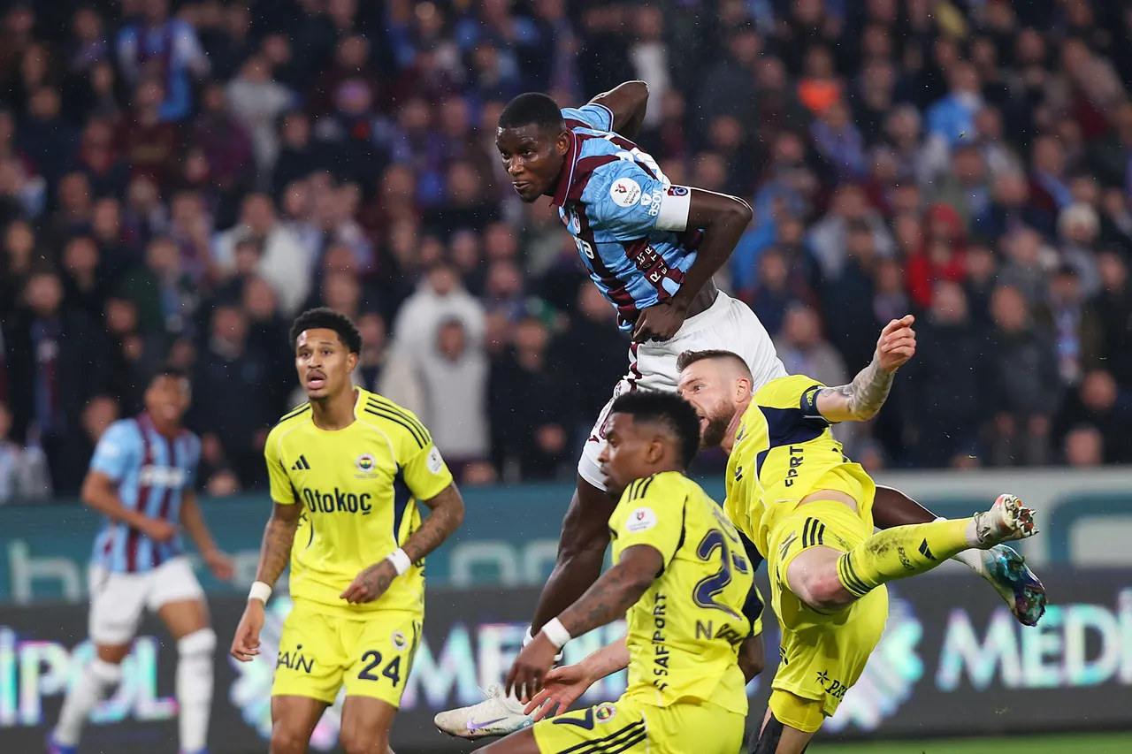 Usta yazarlar dev maçı kaleme aldılar: Şampiyonluk hiç olmadığı kadar yakın