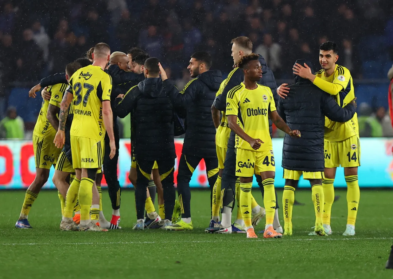 Usta yazarlar dev maçı kaleme aldılar: Şampiyonluk hiç olmadığı kadar yakın