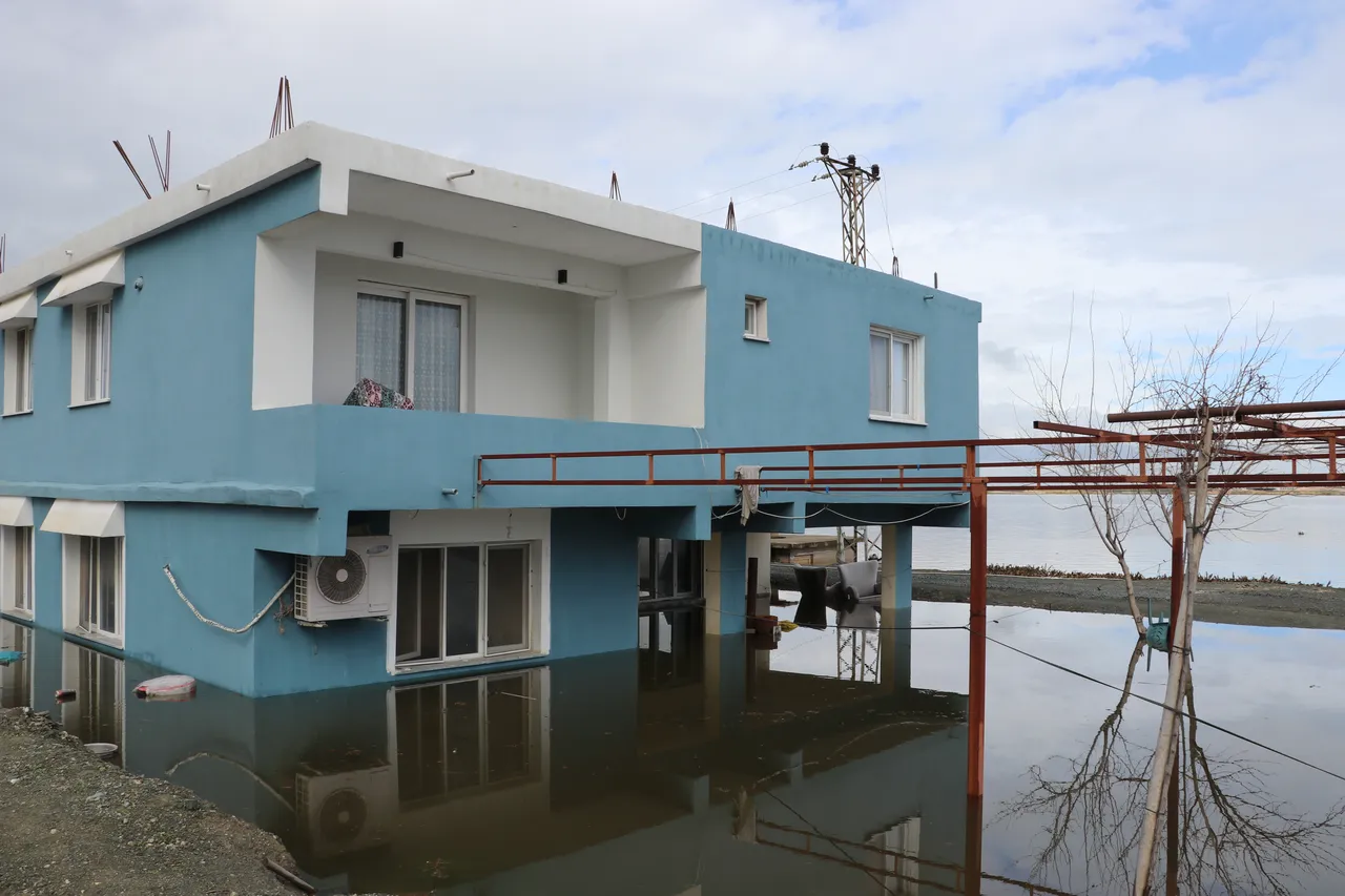 Yağışlar 7 ilde etkili oldu: Suya gömüldük