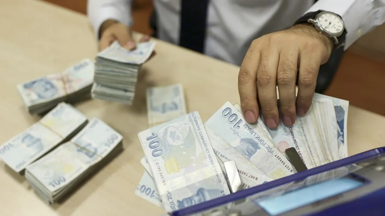 17 milyon emekli merak ediyor! Bayram ikramiyesi kaç TL olacak? İşte beklenen rakam...