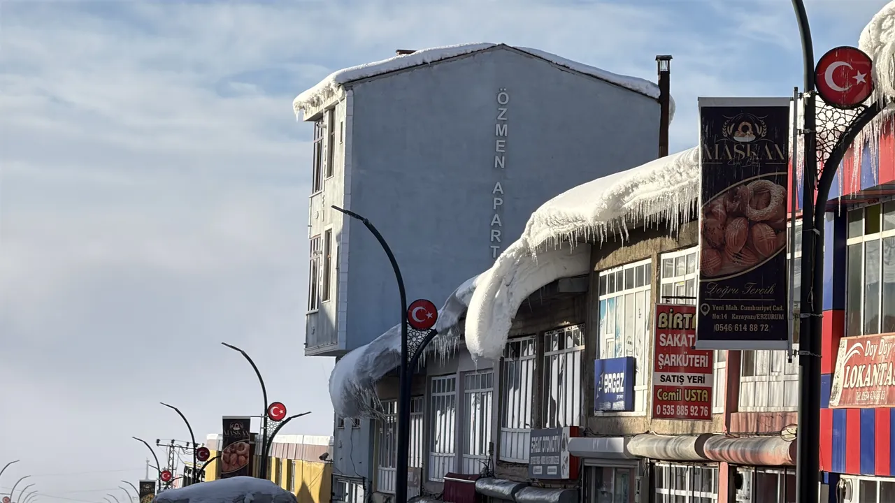 3 il beyaz örtü ile kaplandı! Kar kalınlığı 2,5 metreye ulaştı
