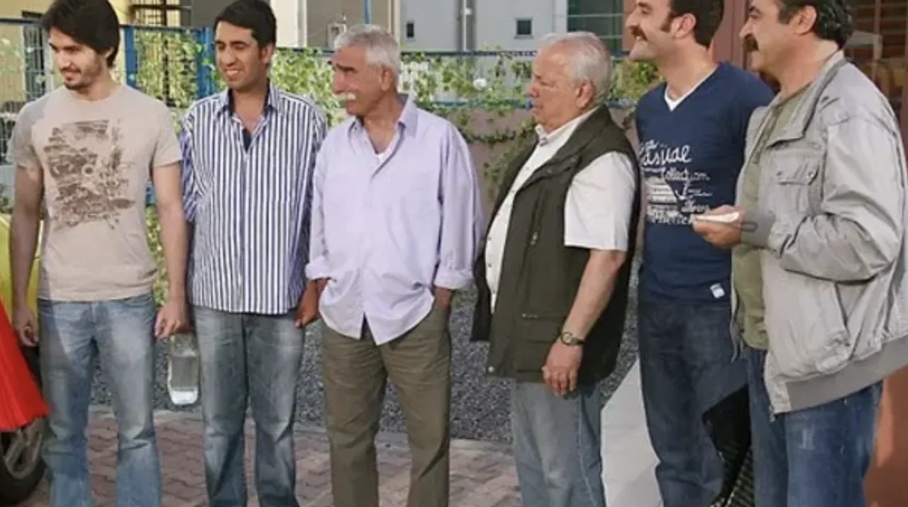 Akasya Durağı yeniden başlayacak mı 2026? Dizinin çekimlerinin tekrar başladığı iddia edildi!