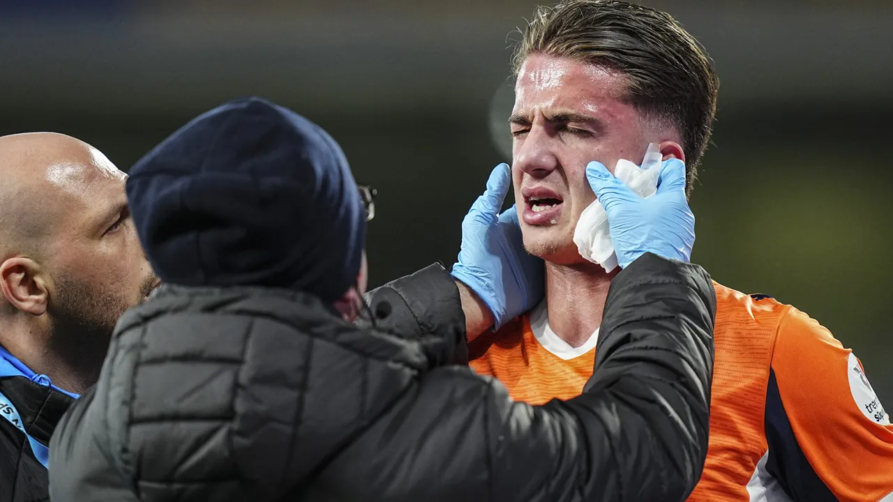 Bertuğ Yıldırım ameliyat edildi: Başakşehirli futbolcunun son durumu