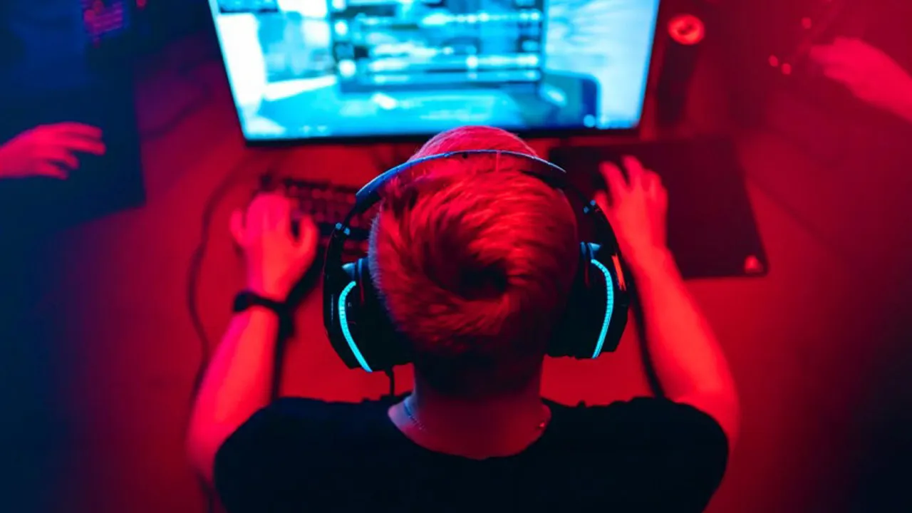 Çocuklar gamer maskesiyle avlanıyor! Online oyun odaları suç merkezine döndü