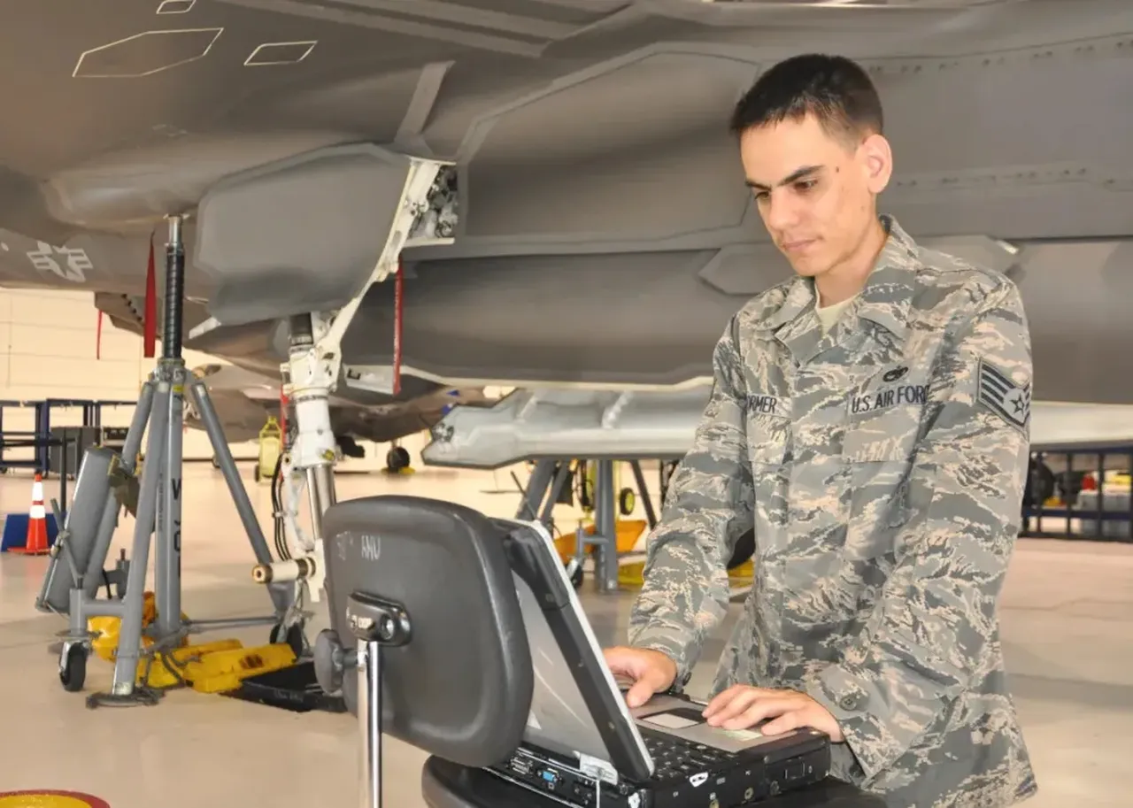 Hollanda Savunma Bakanı F-35'in sırrını açık etti! "iPhone gibi kilidi kırılır"