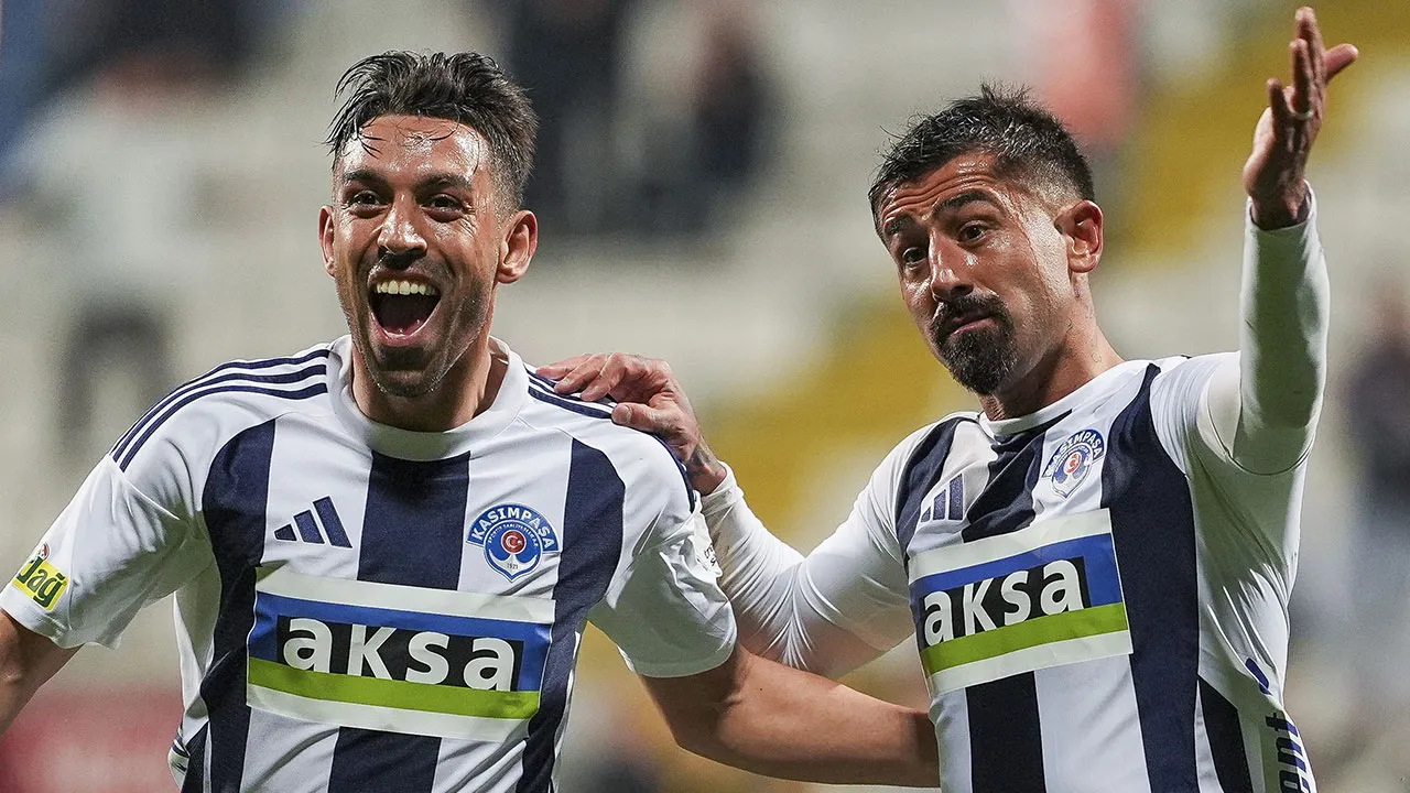 İrfan Can Kahveci yıldızlaştı, Emre Belözoğlu siftah yaptı: Ateş hattından kurtuldular