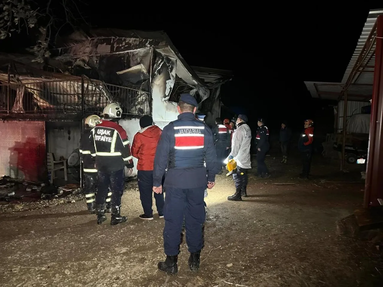 Prefabrik evde yangın faciası! Karı-koca canından oldu