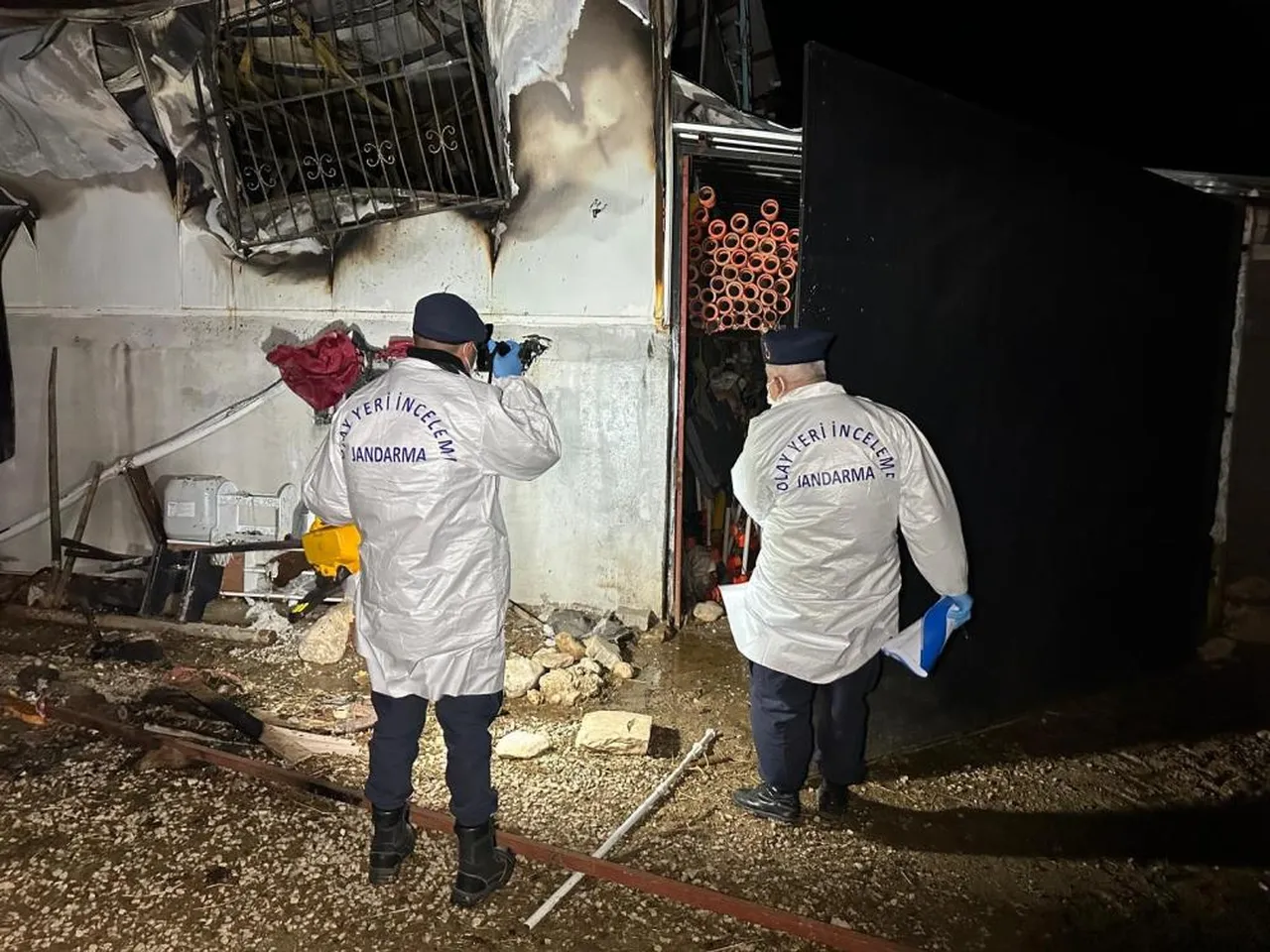 Prefabrik evde yangın faciası! Karı-koca canından oldu