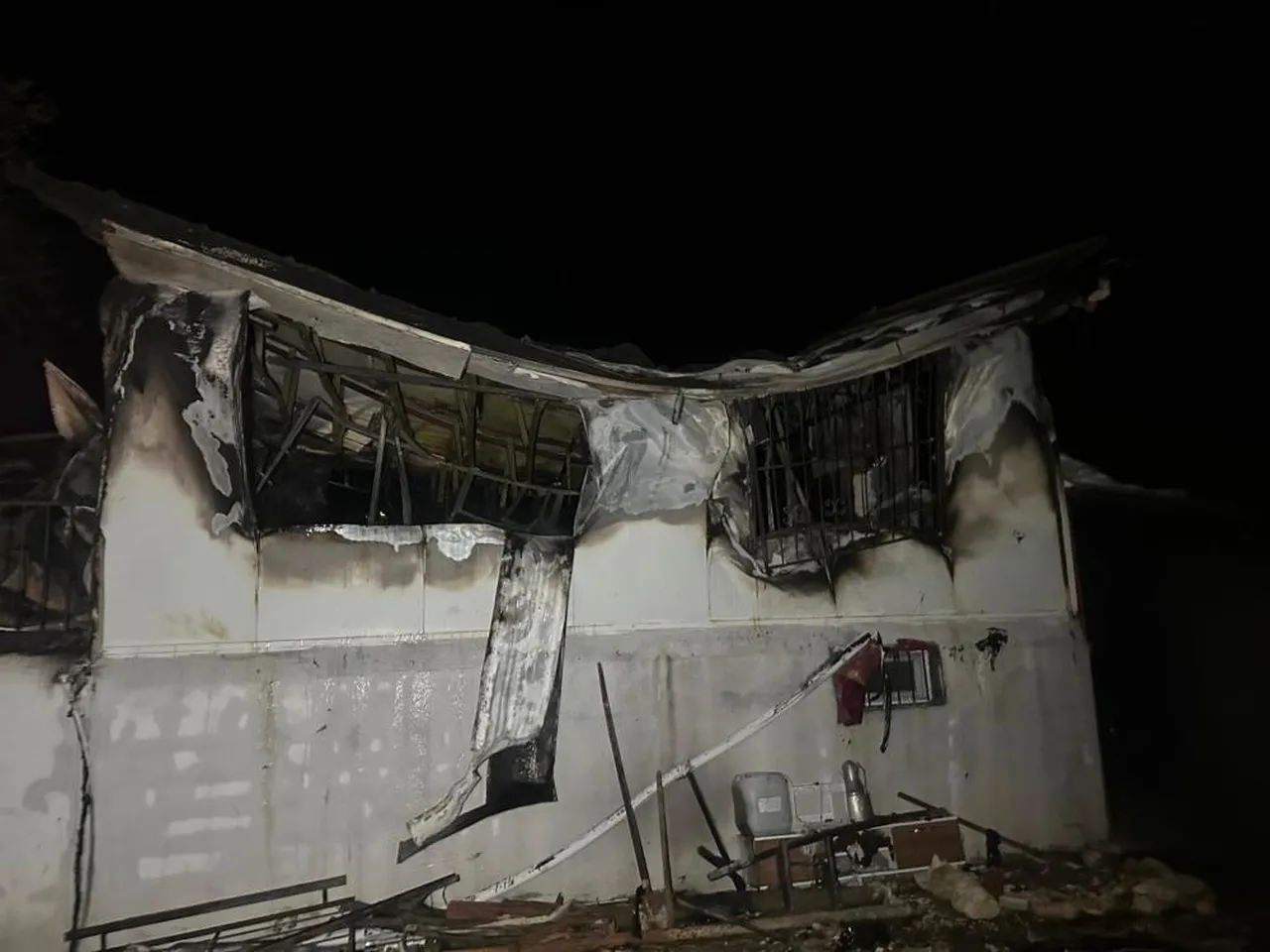 Prefabrik evde yangın faciası! Karı-koca canından oldu