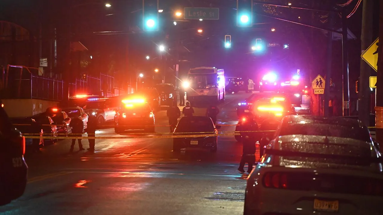 ABD'de buz hokeyi maçında silahlı saldırı! Ölü ve yaralılar var