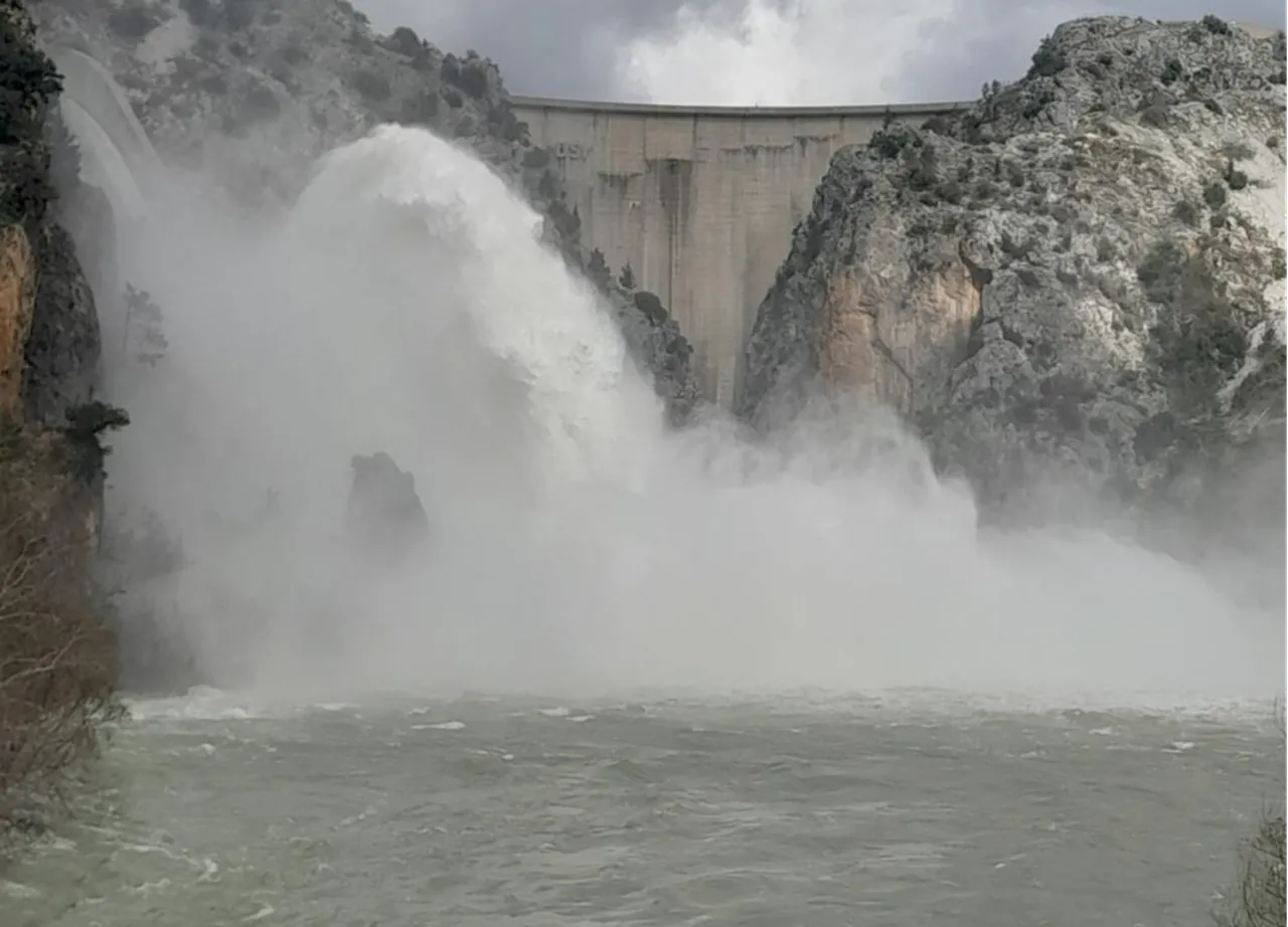 Antalya’da taşkın endişesi: Barajdan kontrollü tahliye başladı
