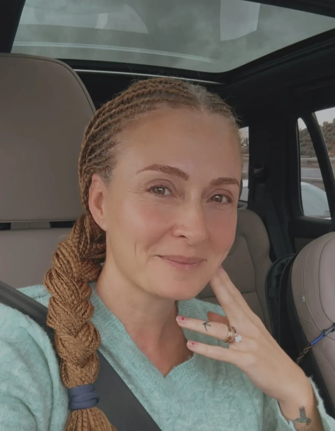 Ceyda Düvenci’den dikkat çeken ‘yüzük’ paylaşımı: Evlilik yorumlarını beraberinde getirdi