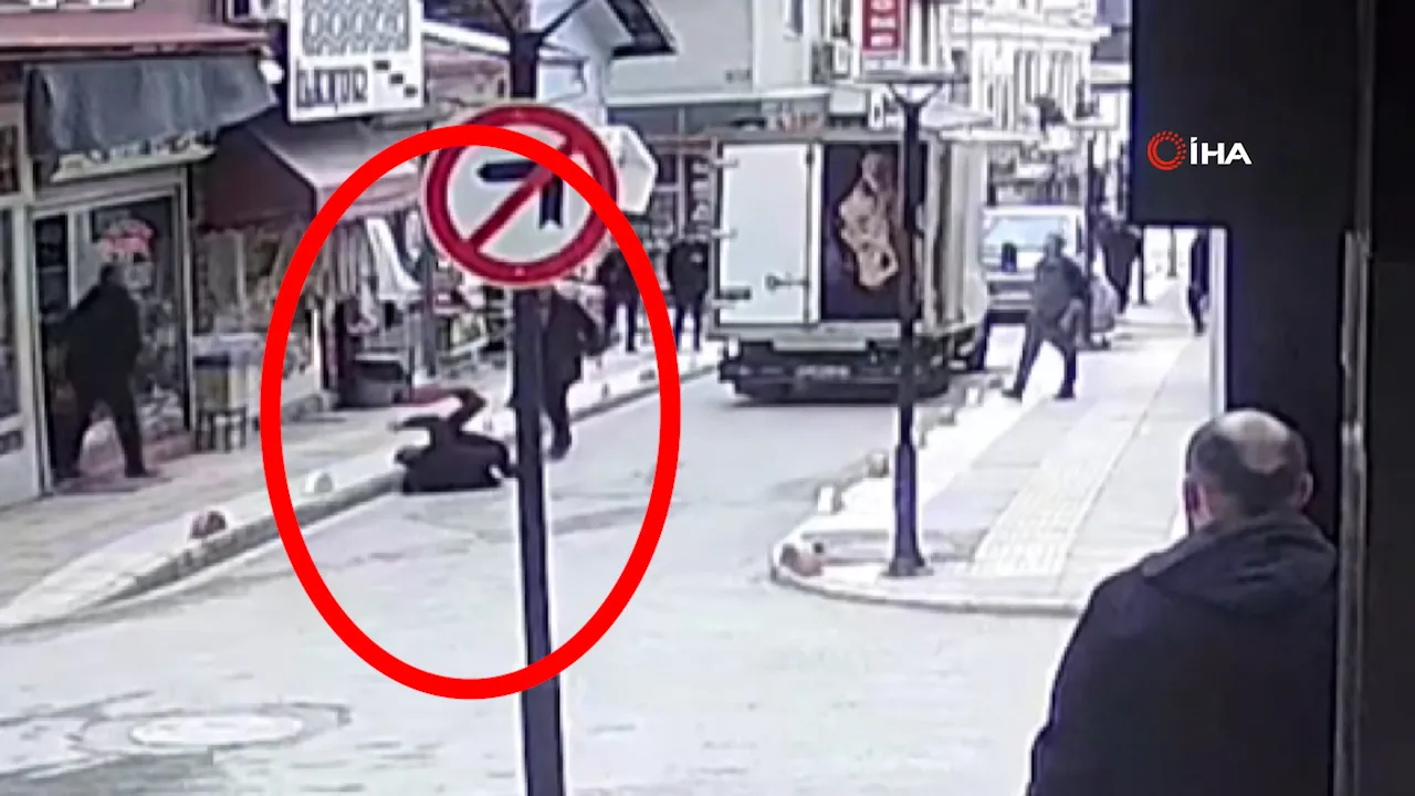 Elazığ'da dehşet anları kameraya yansıdı! Tartıştığı şahsa kurşun yağdırdı