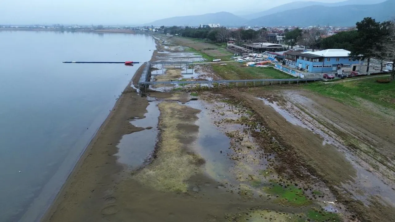 İznik Gölü'ndeki çekilme