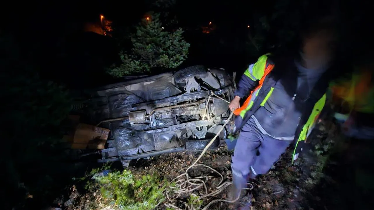 Kastamonu'da feci kaza! Otomobil 50 metrelik uçuruma yuvarlandı: 1 ölü, 2 yaralı