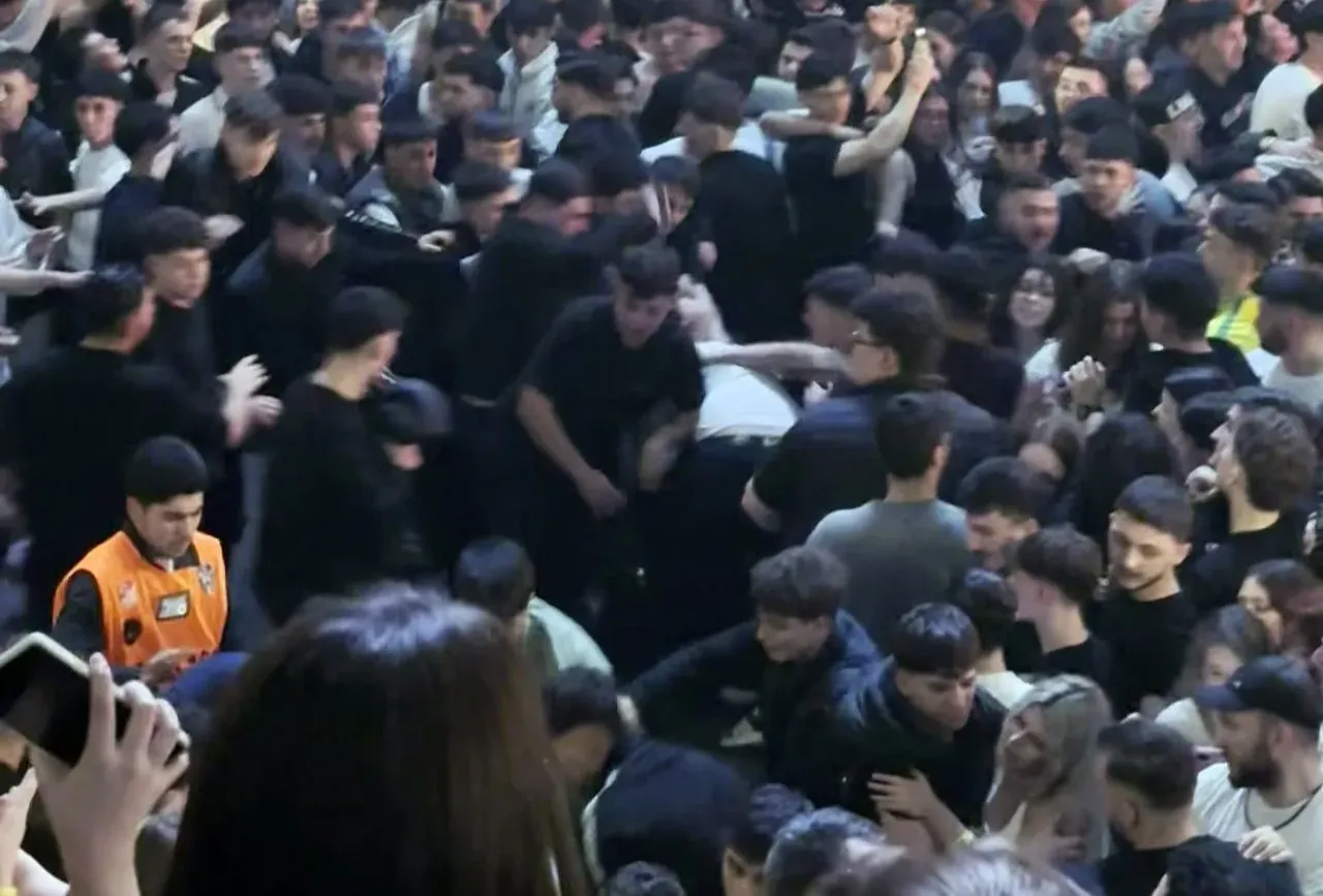 Lvbel C5 konserinde darp skandalı! Seyirciler hiçbir şey olmamış gibi eğlendi