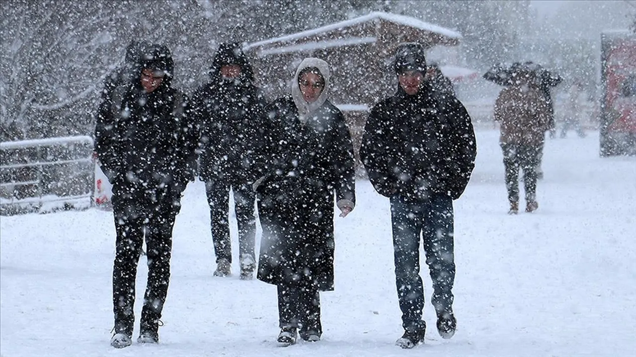 Meteoroloji uyardı! 30 ilde sağanak yolda: Sıcaklık 6 derece birden düşecek