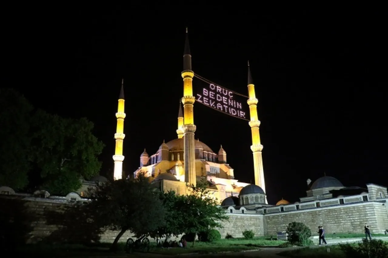 Ramazan’da hangi gıda tok tutar? Kaç bardak su içilmeli?