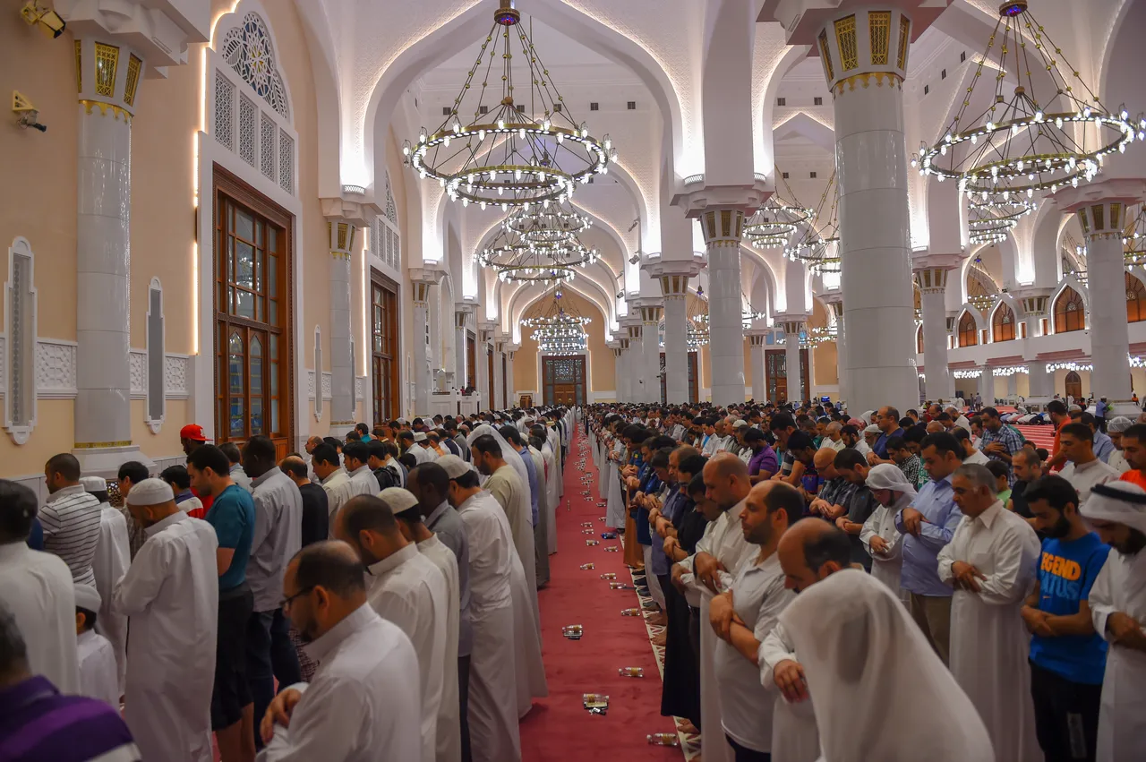 12 ülkede ilk iftar bekleniyor!