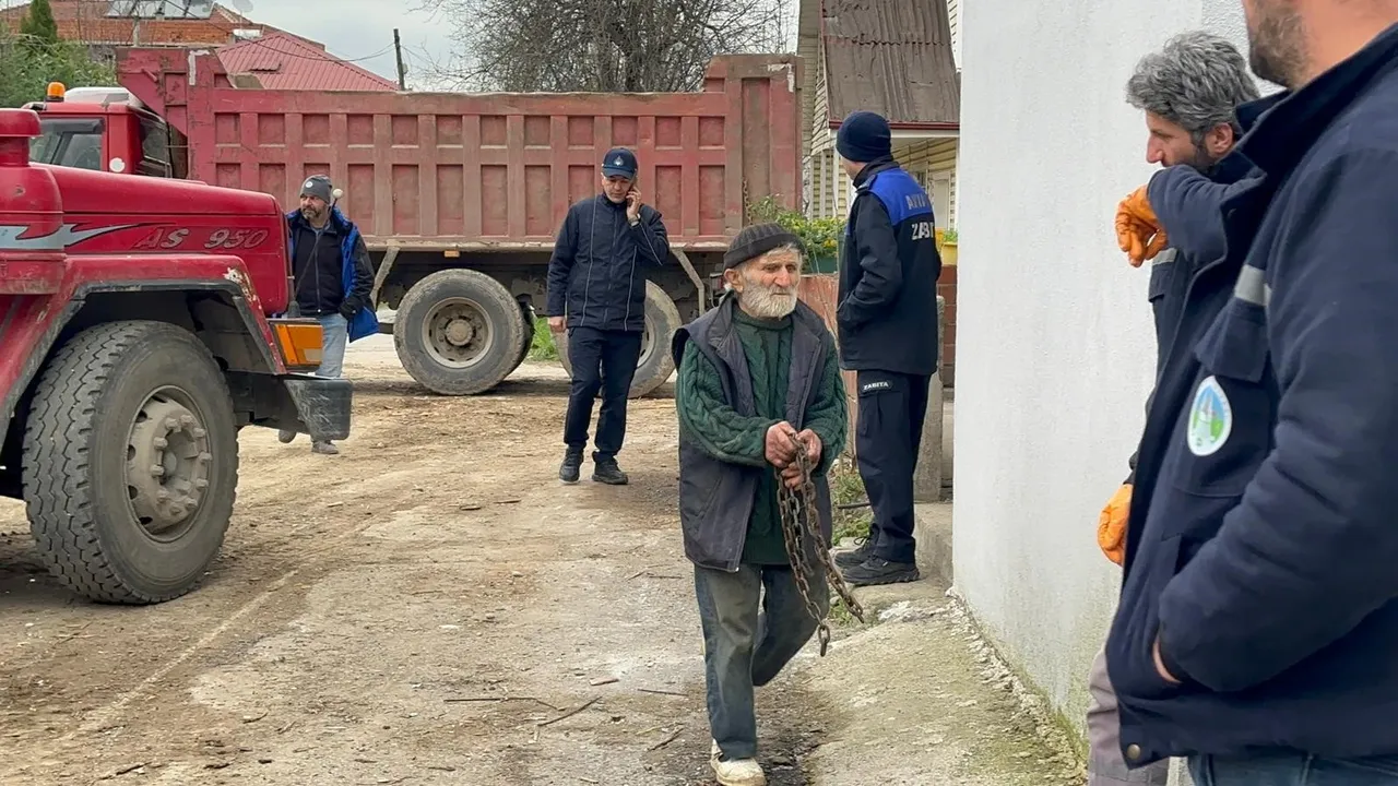 25 yıldır evinde biriktiriyordu! İki günde 20 kamyonla ancak çıkarıldı