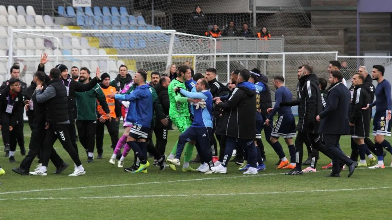Ankara Keçiörengücü - Erzurumspor FK maçında kavga çıktı