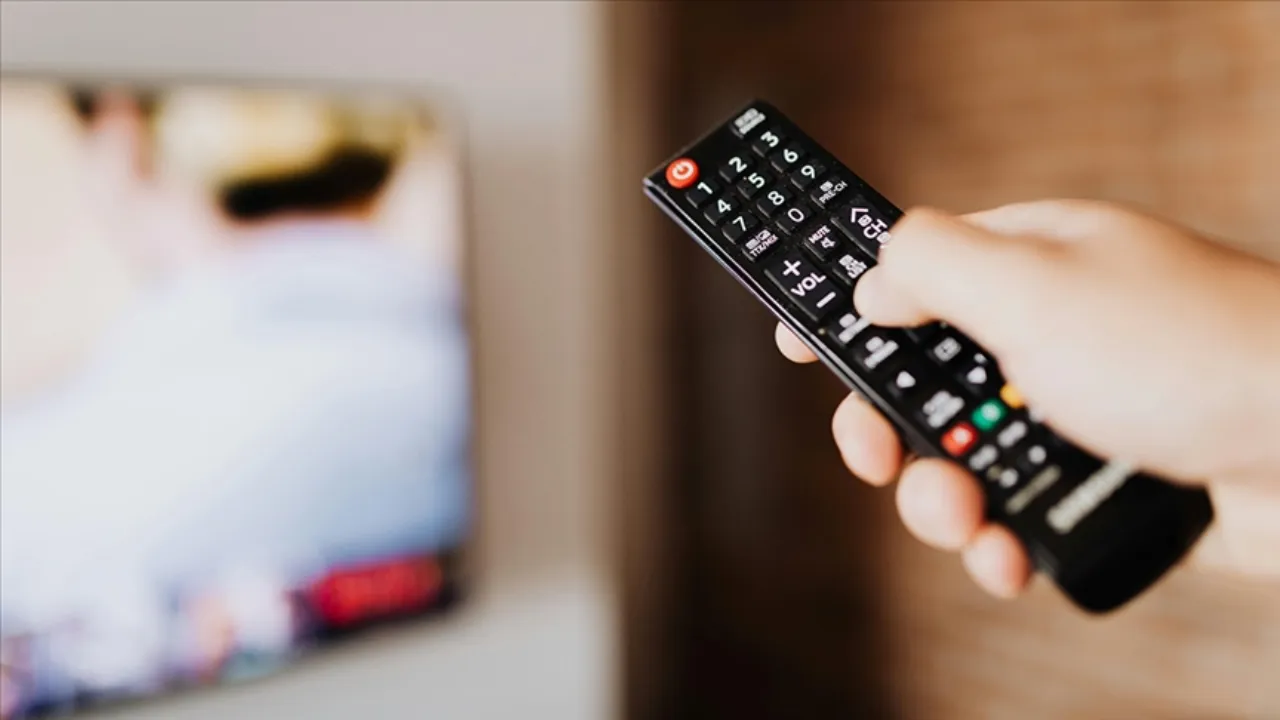  Bakan Ersoy yeni destek modelini duyurdu: Yurt dışında yayınlanan dizilere 100 bin dolar!