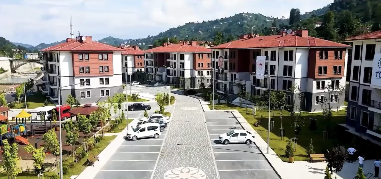 Bursa TOKİ çekilişi ne zaman, kura çekimi saat kaçta ve nerede yapılacak? Hak sahipleri canlı yayında belirlenecek!