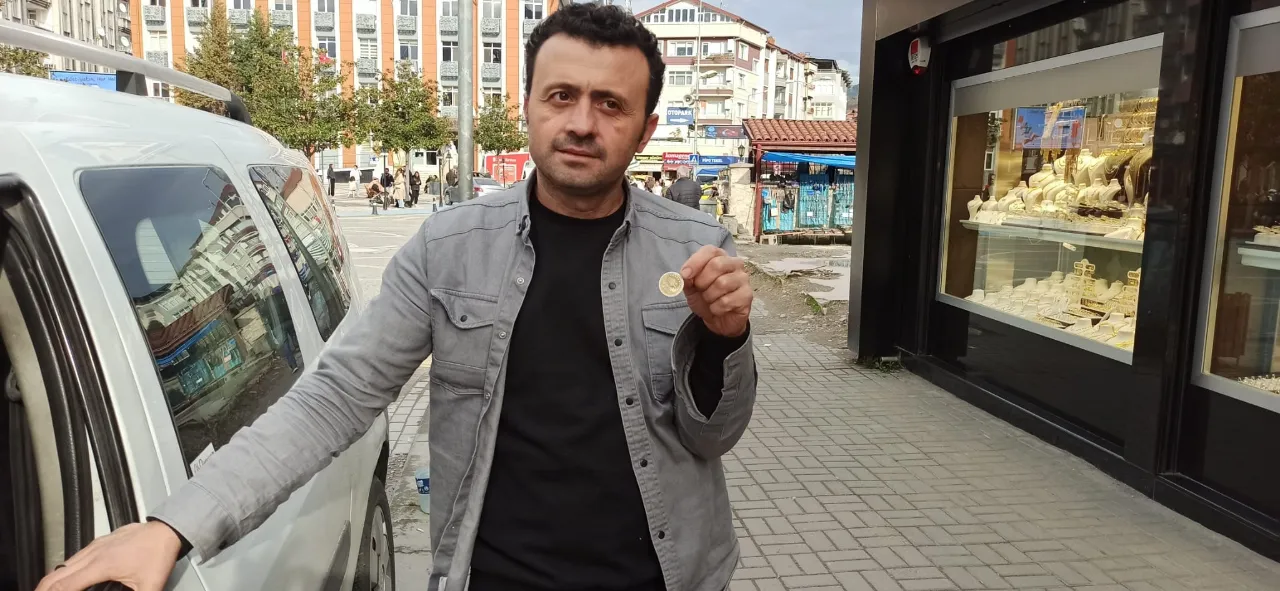 Devrekli esnaftan alışılmadık ilan! Aracını 50 gram altına satışa çıkardı