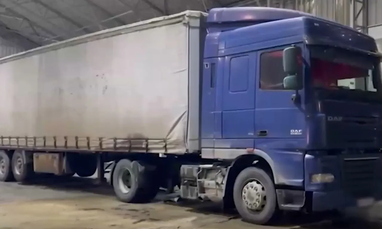 İstanbul'un göbeğinde kritik operasyon! Tırdaki damacanalardan litrelerce uyuşturucu çıktı