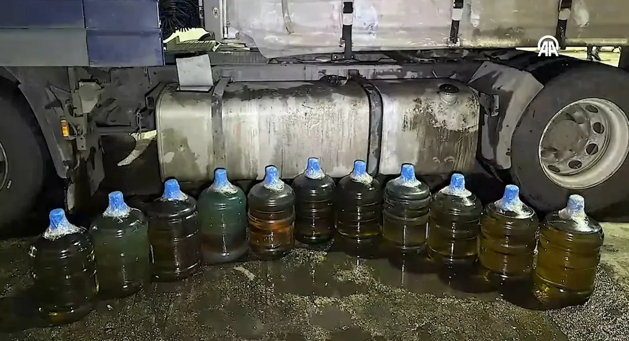 İstanbul'un göbeğinde kritik operasyon! Tırdaki damacanalardan litrelerce uyuşturucu çıktı
