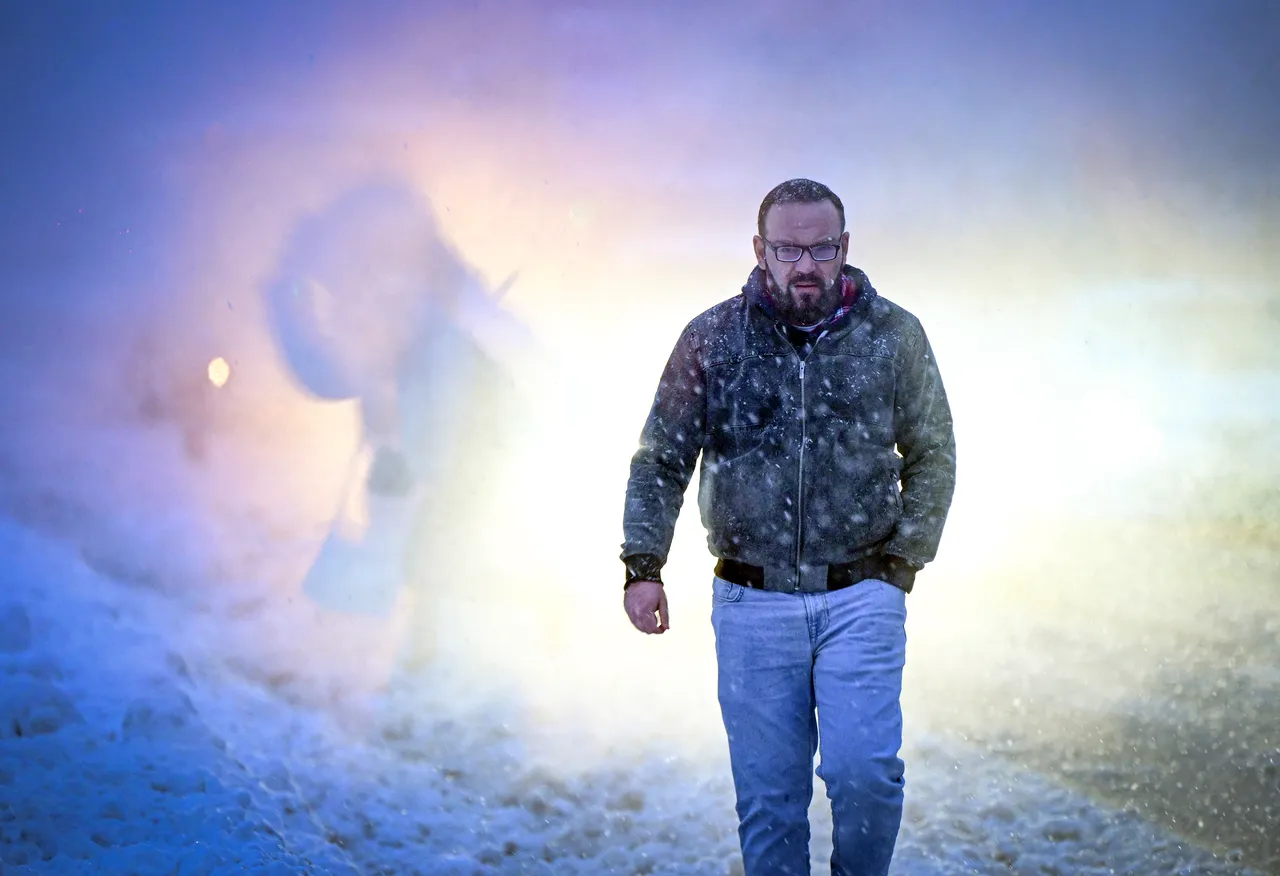 Kar 40 santimi buldu, hayat felç oldu! Uçuşlar iptal, 200 bin hane karanlıkta