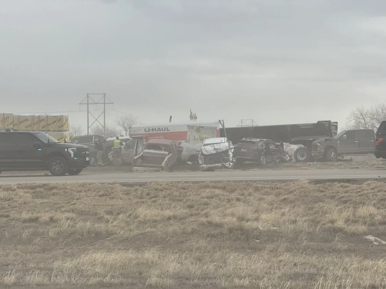 Kum fırtınası görüş mesafesini sıfıra indirdi! 30'dan fazla araç birbirine girdi: Ölü ve yaralılar var